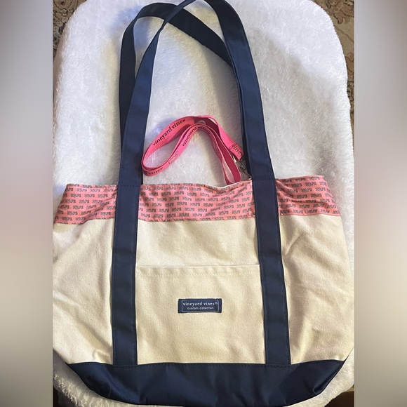 Vineyard Vines Handbags - Vineyard Vines Custom Collection Canvas Tote USA with Vineyard Vines Lanyard